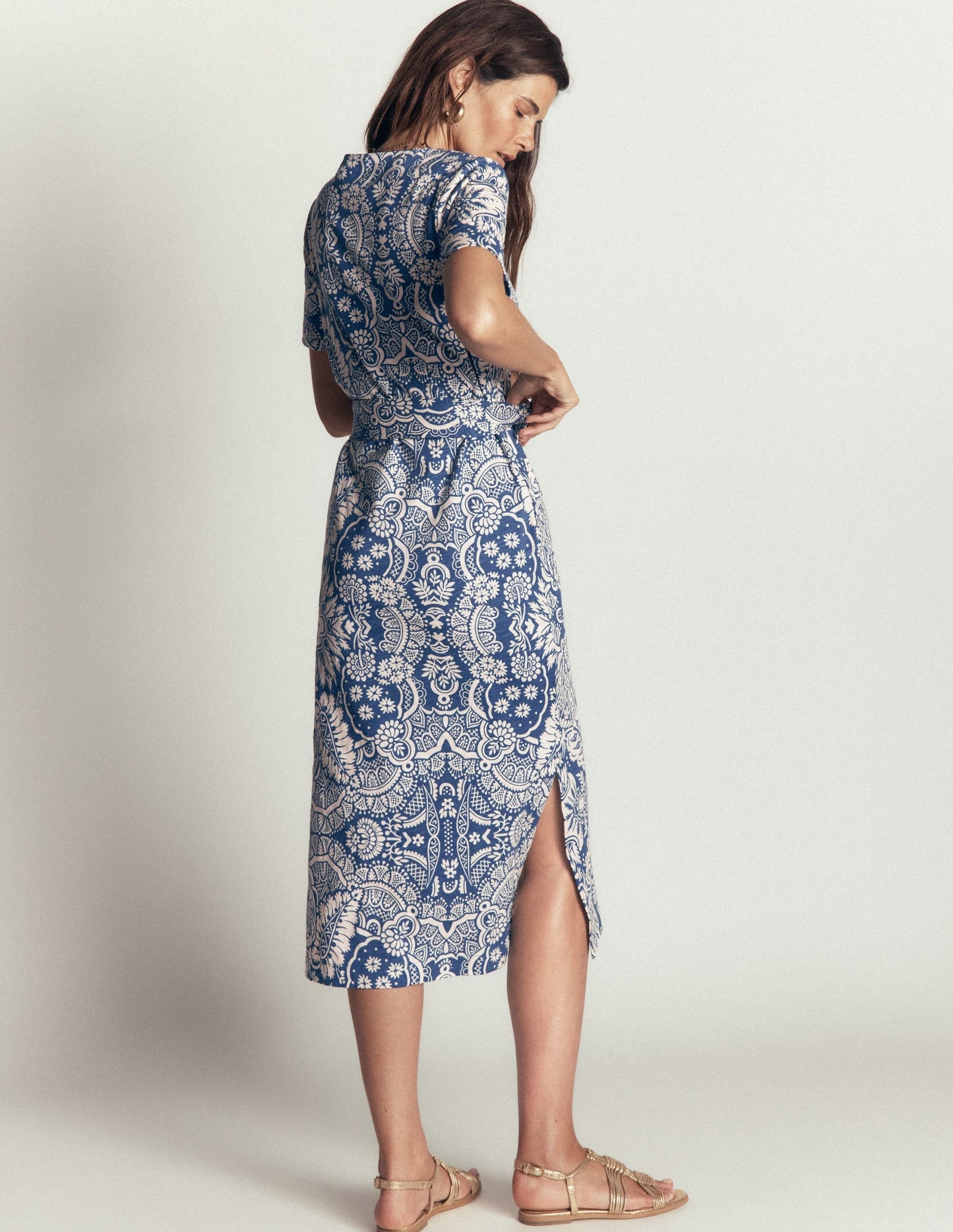 T-Shirt Jersey Midi Dress-Lyons Blue, Arabesque Meadows