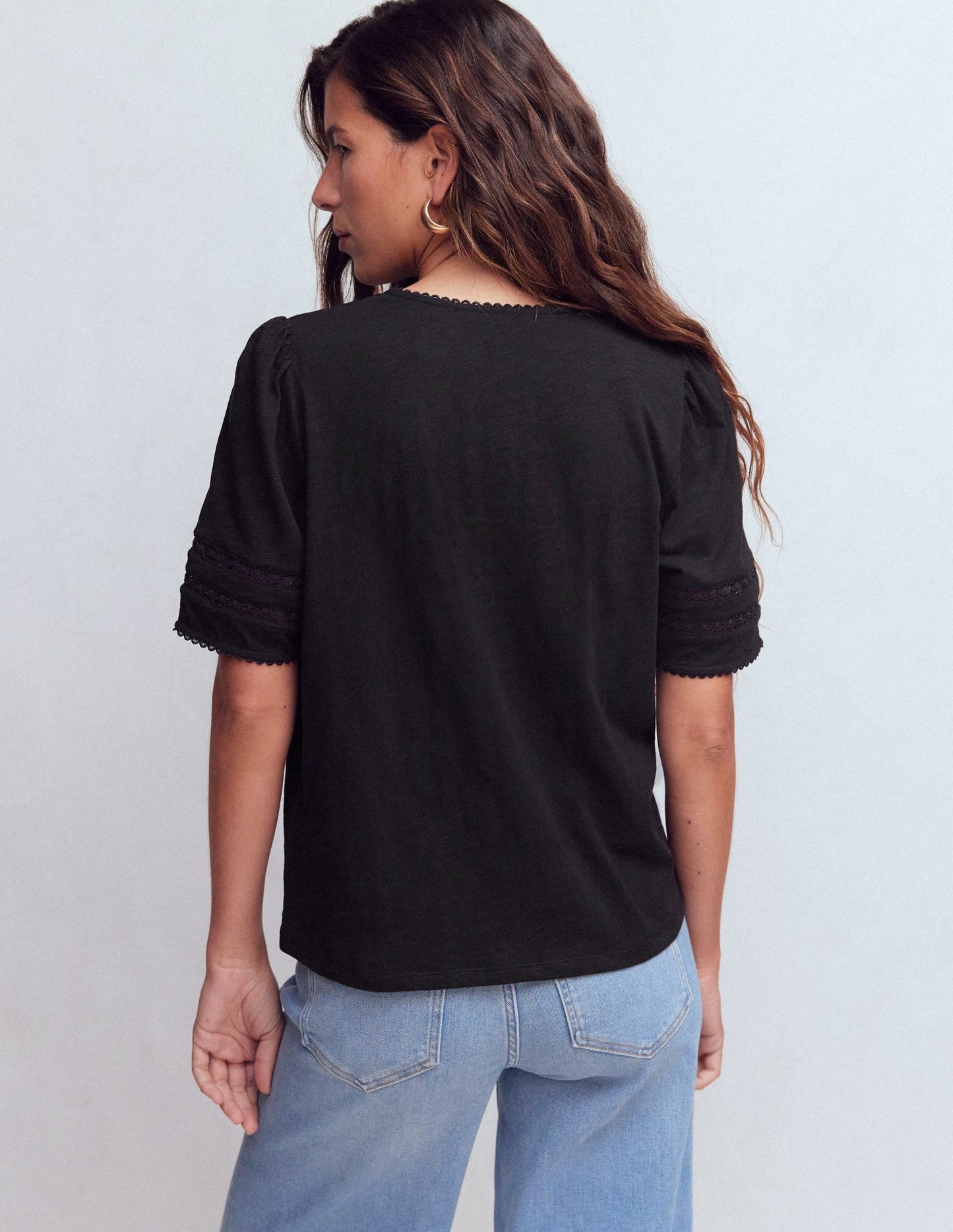 Poppy Trim V Neck T-Shirt-Black