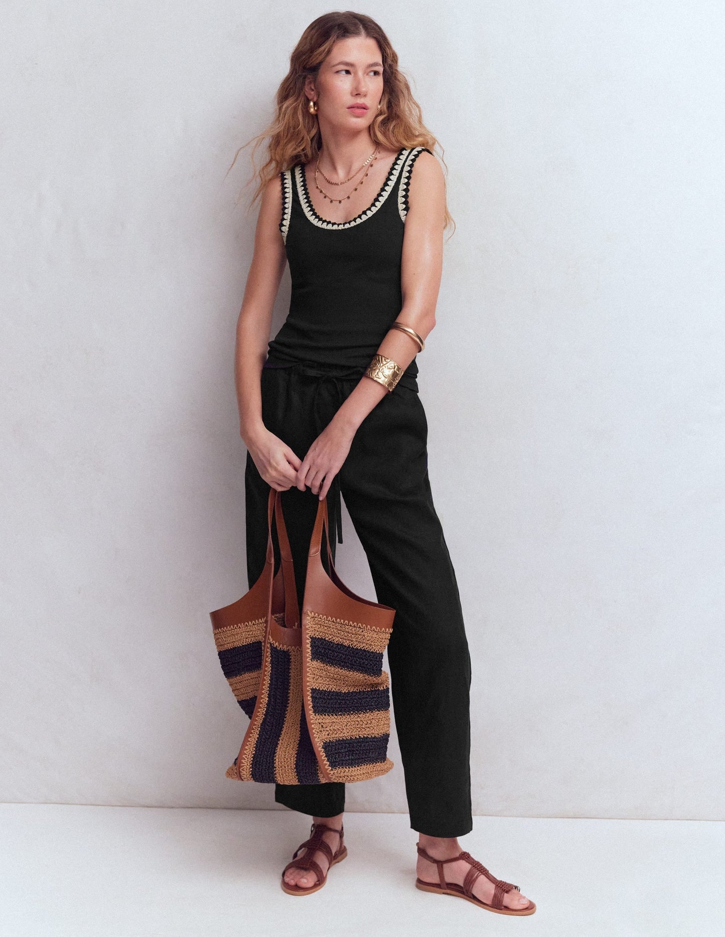 Maddie Trim Detail Vest-Black