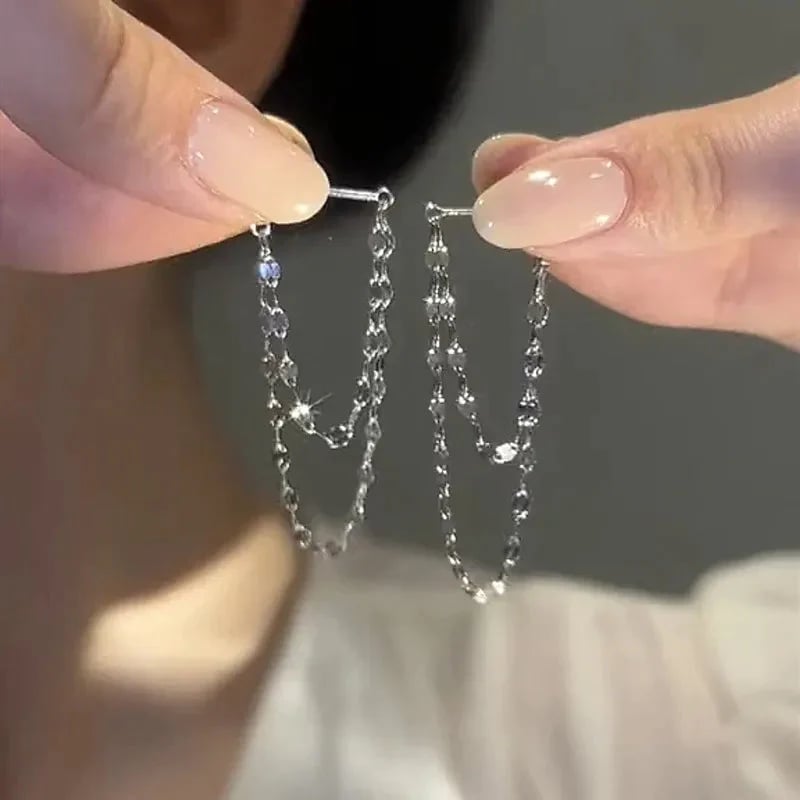 Tassel earrings with sequin chain