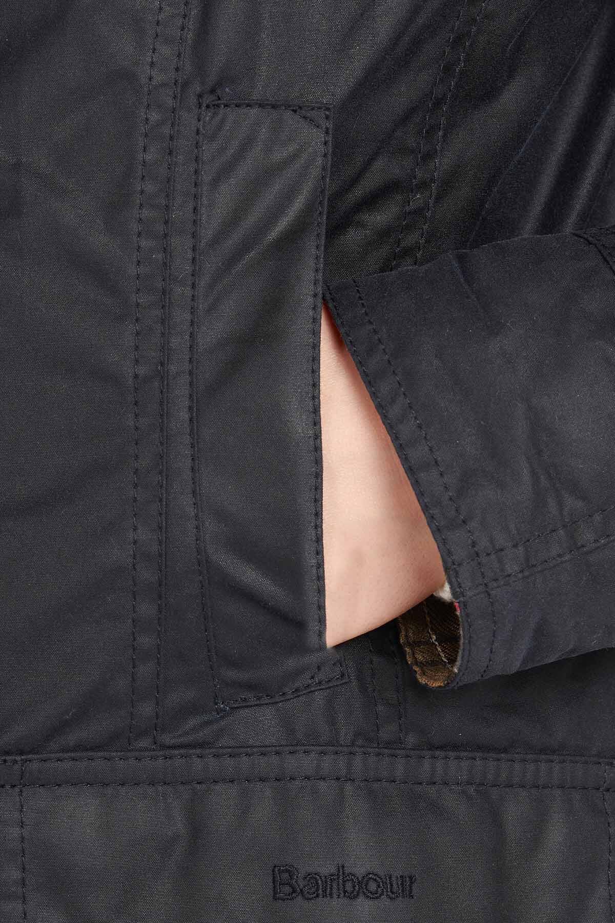 Beadnell Wax Jacket - NAVY